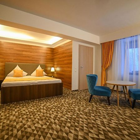 No 107 Predeal Hotel Екстериор снимка