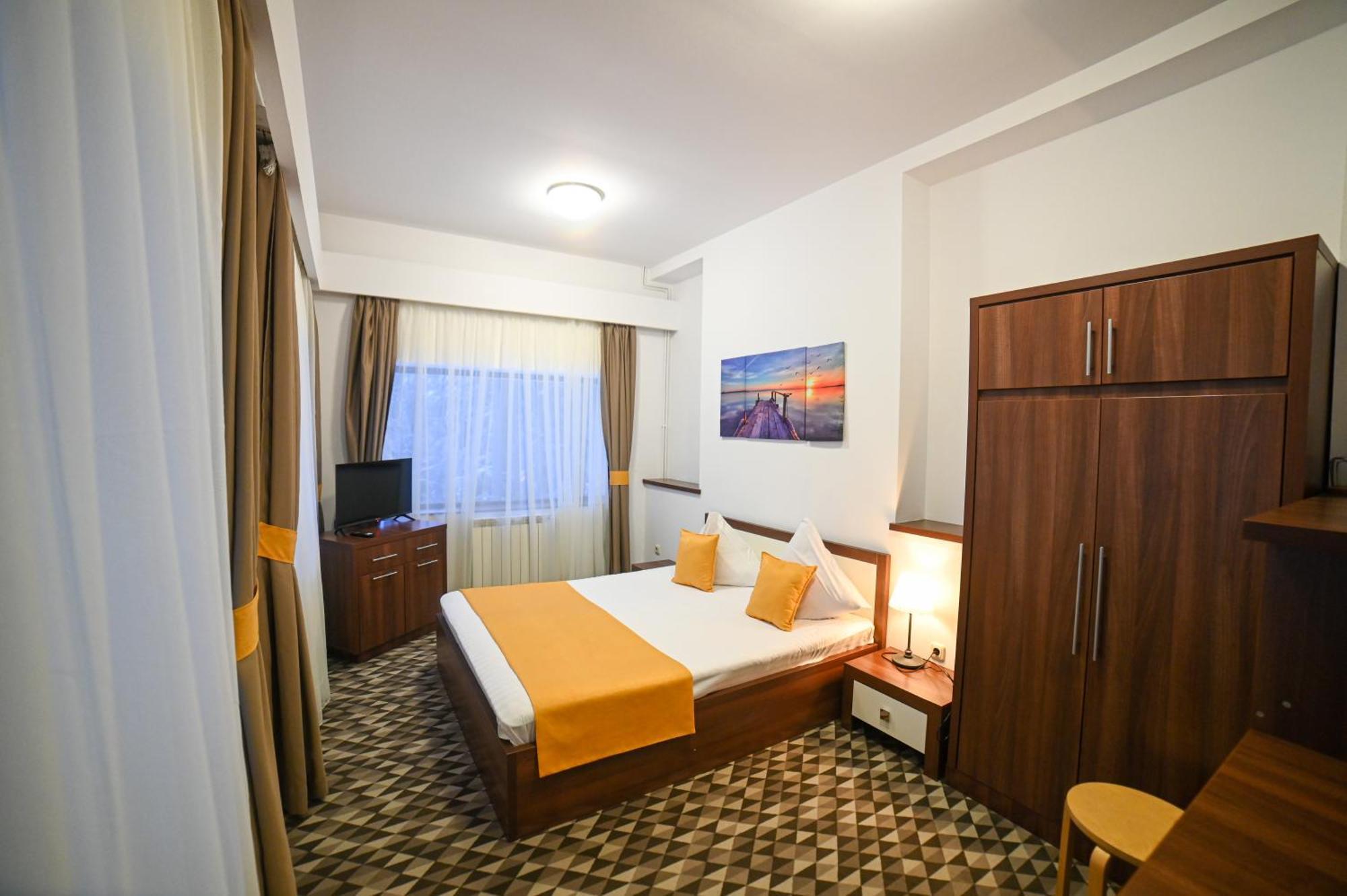 No 107 Predeal Hotel Екстериор снимка