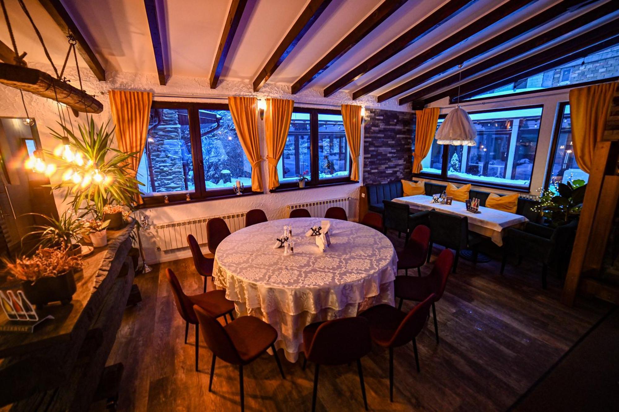 No 107 Predeal Hotel Екстериор снимка