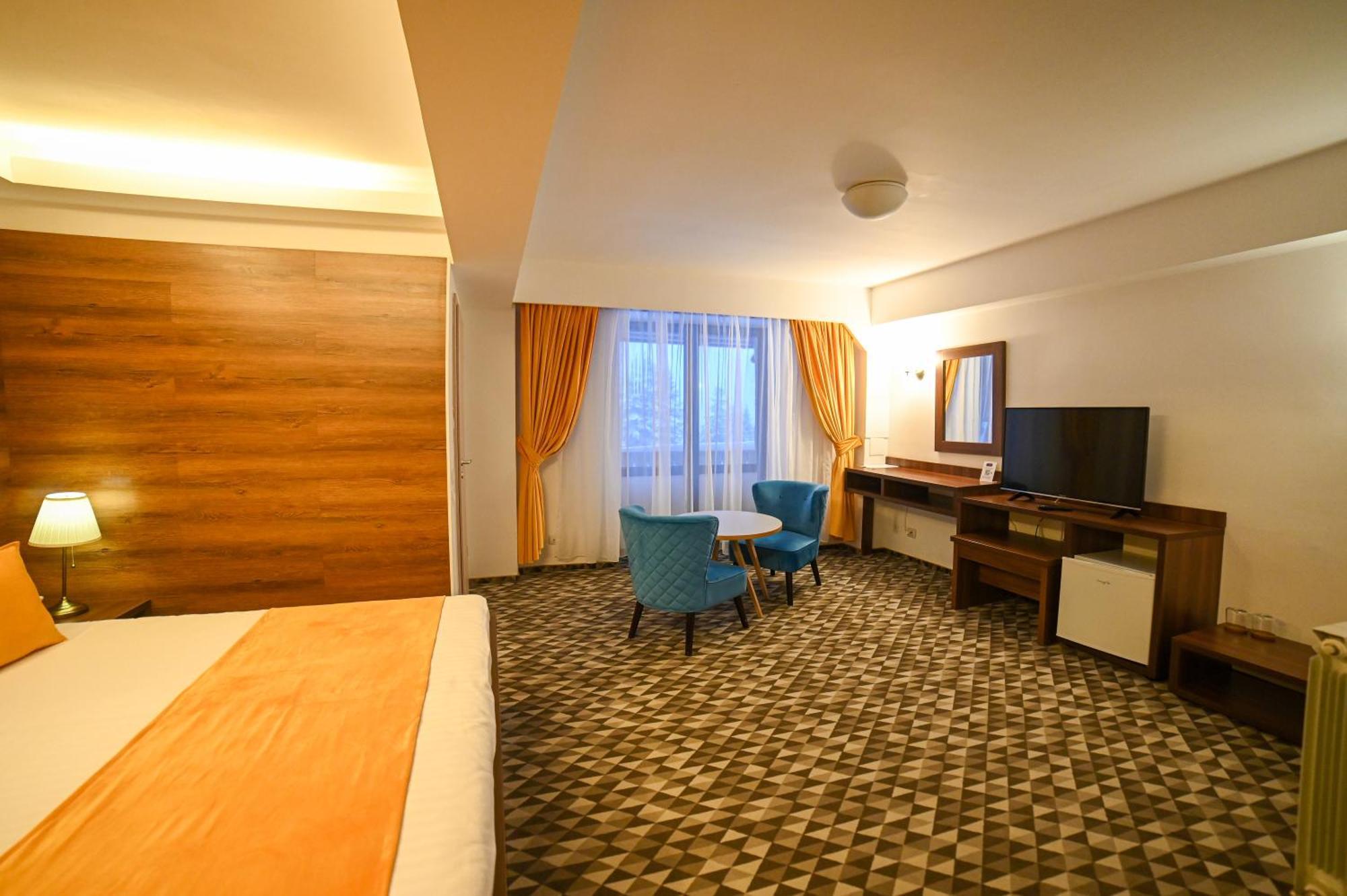 No 107 Predeal Hotel Екстериор снимка