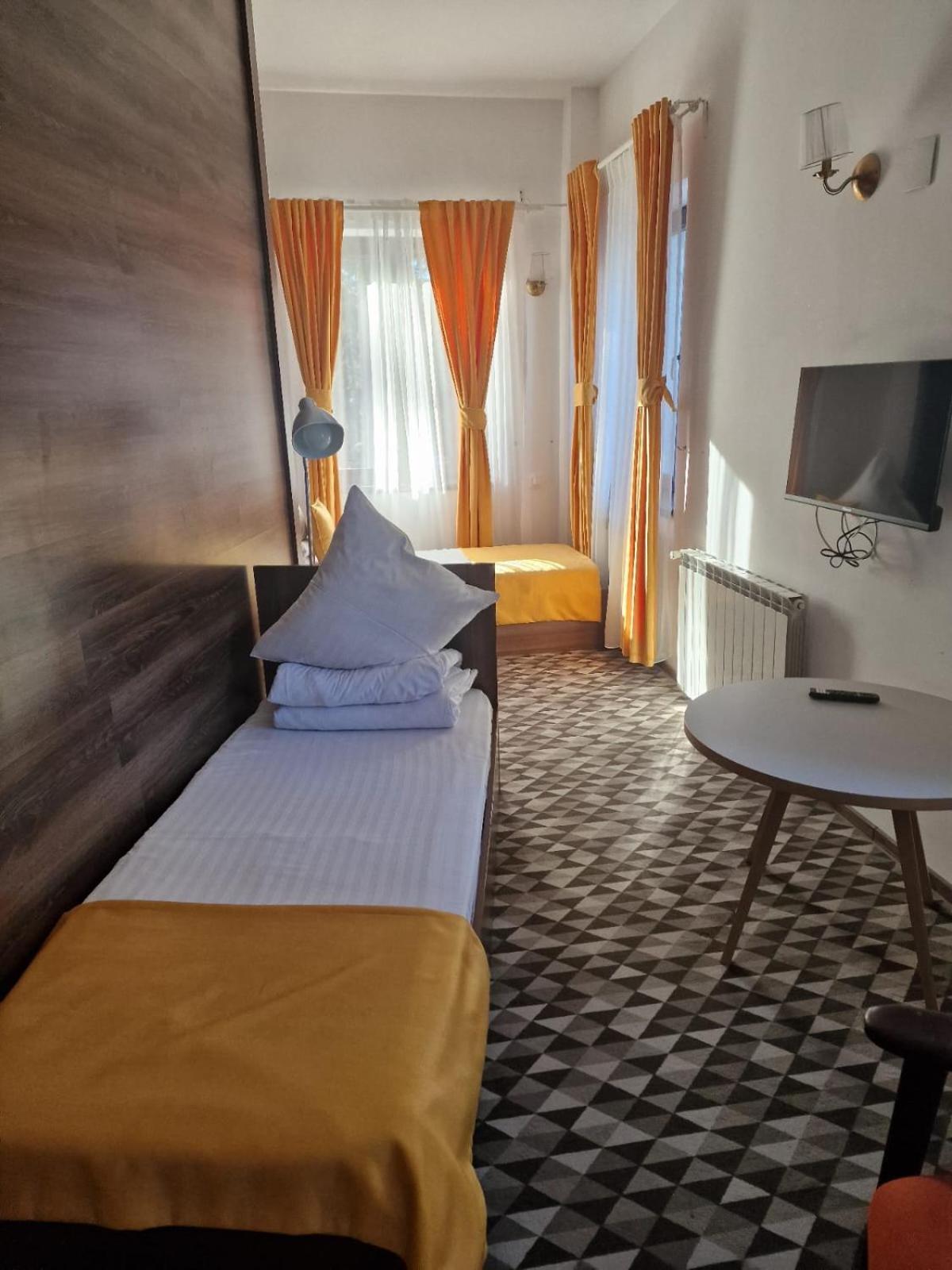 No 107 Predeal Hotel Екстериор снимка